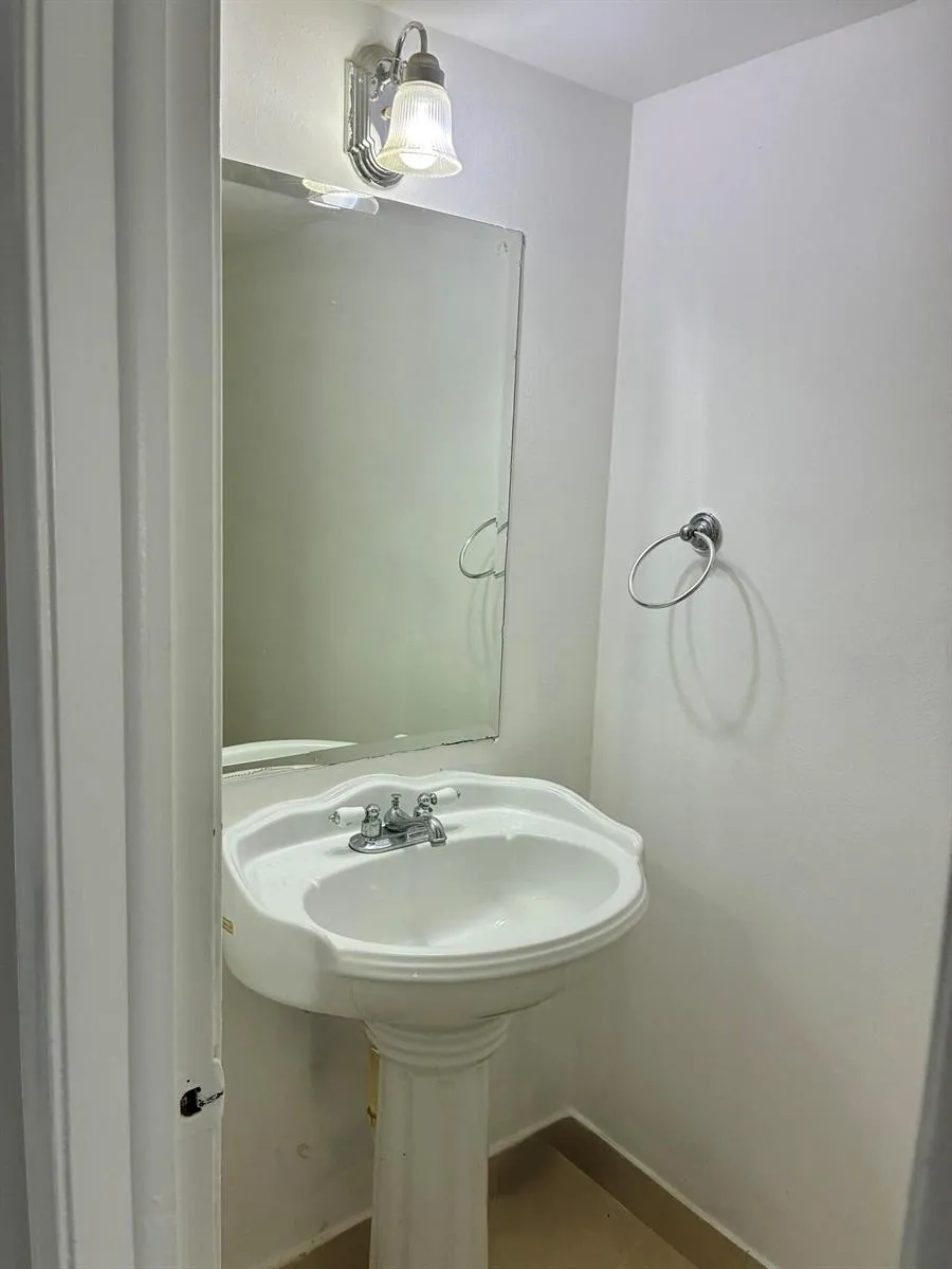 3056 RIVERSIDE #1C Coral Springs, FL 33065