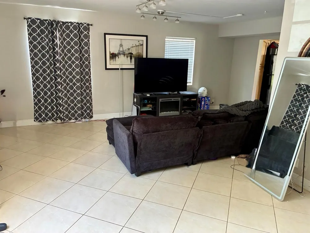 3056 RIVERSIDE #1C Coral Springs, FL 33065