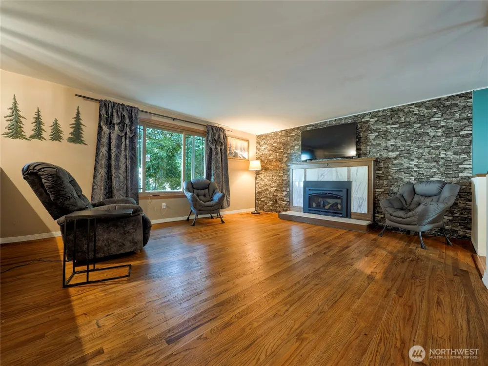 30443 3rd Avenue S Federal Way, WA 98003