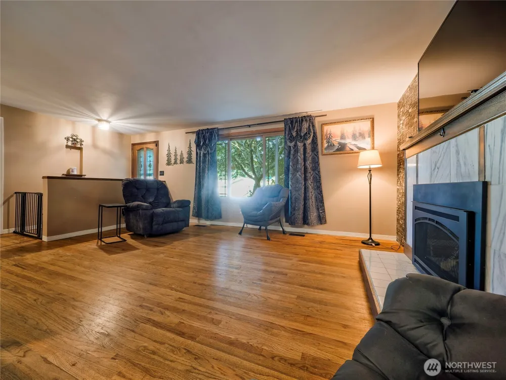 30443 3rd Avenue S Federal Way, WA 98003