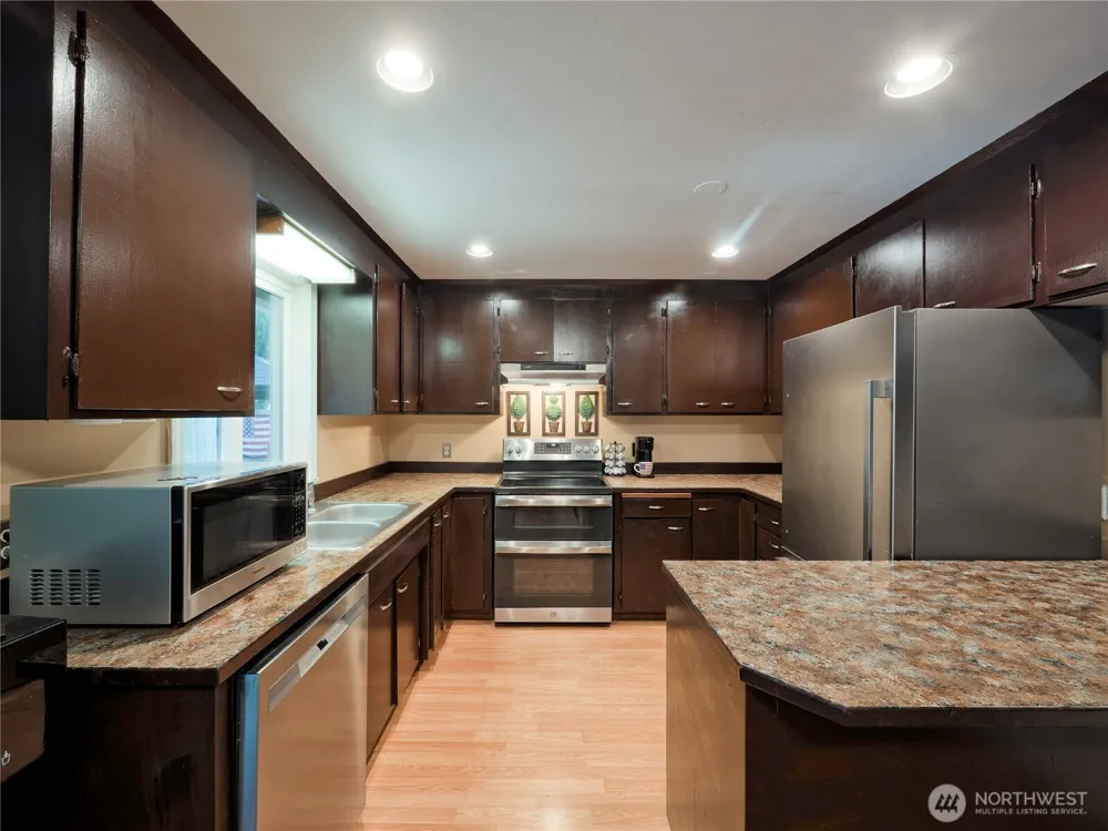 30443 3rd Avenue S Federal Way, WA 98003