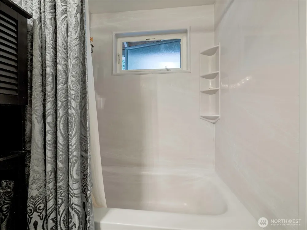 30443 3rd Avenue S Federal Way, WA 98003
