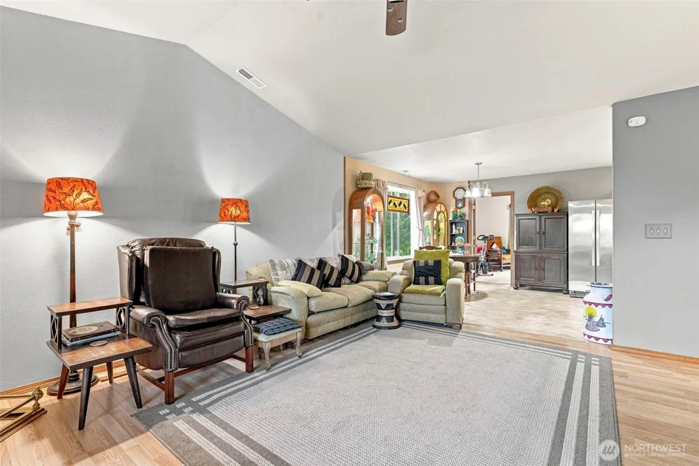 10 Par Drive Cathlamet, WA 98612