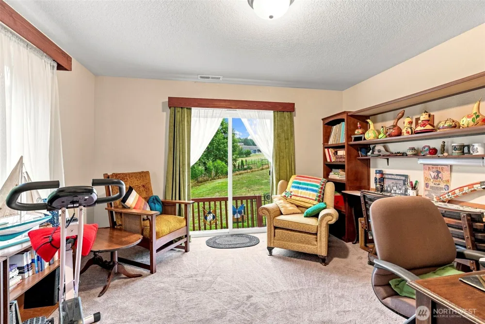 10 Par Drive Cathlamet, WA 98612