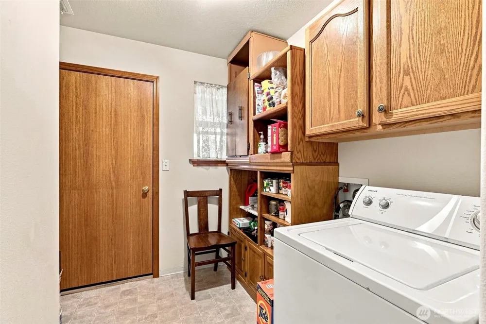 10 Par Drive Cathlamet, WA 98612