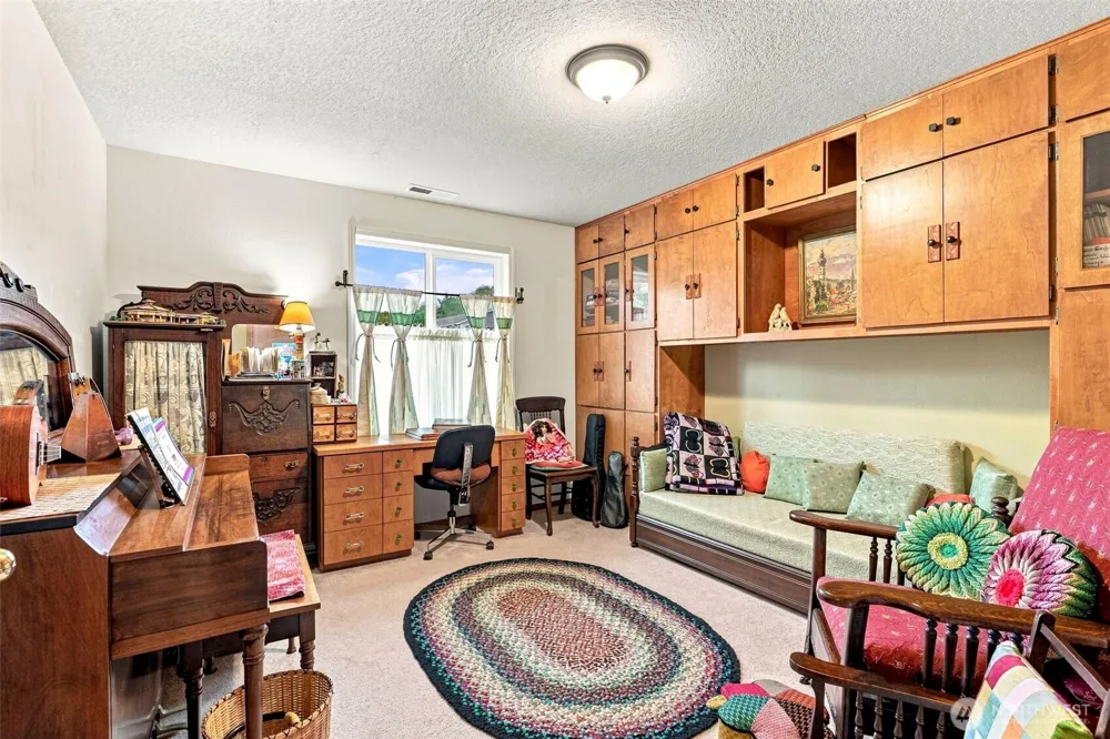 10 Par Drive Cathlamet, WA 98612