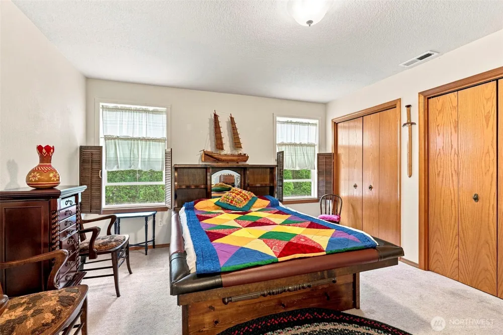 10 Par Drive Cathlamet, WA 98612