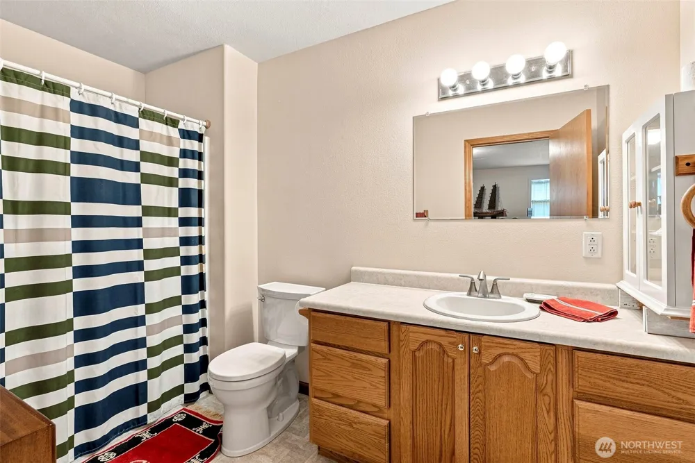 10 Par Drive Cathlamet, WA 98612