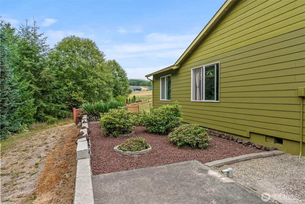 10 Par Drive Cathlamet, WA 98612