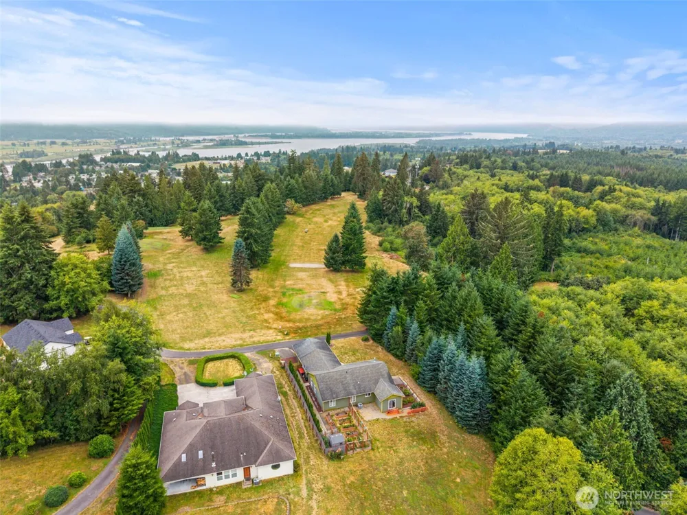 10 Par Drive Cathlamet, WA 98612