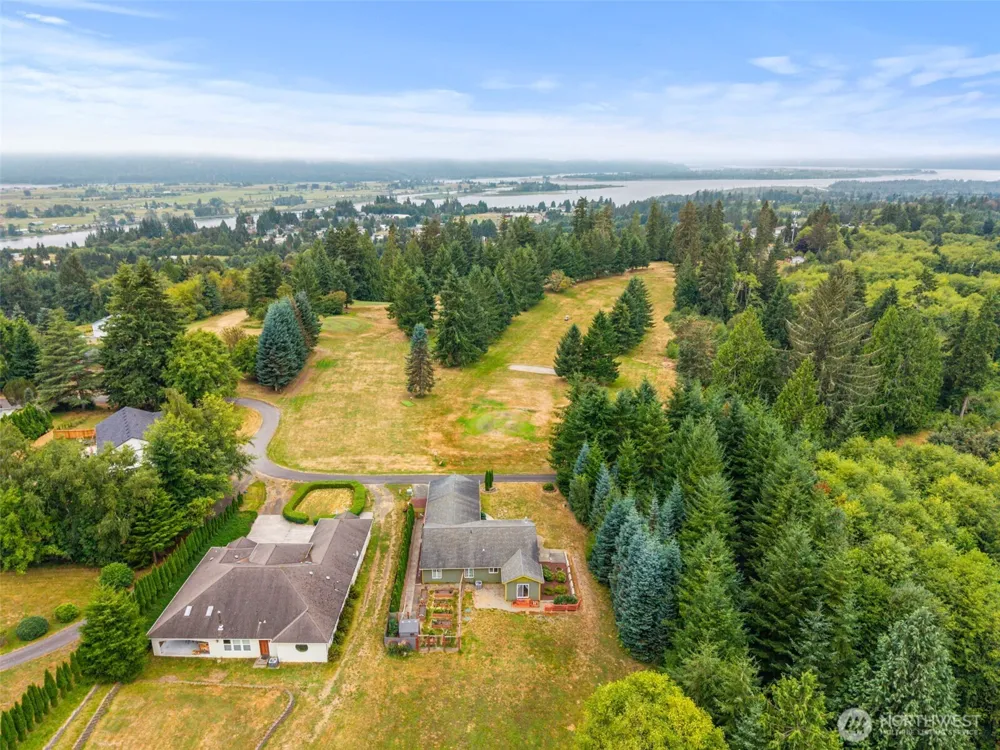 10 Par Drive Cathlamet, WA 98612