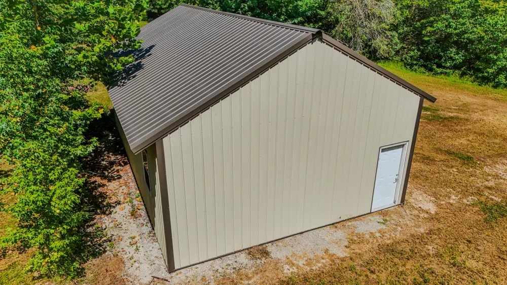 2195 Whiteoak Rd E Clifton, TN 38425