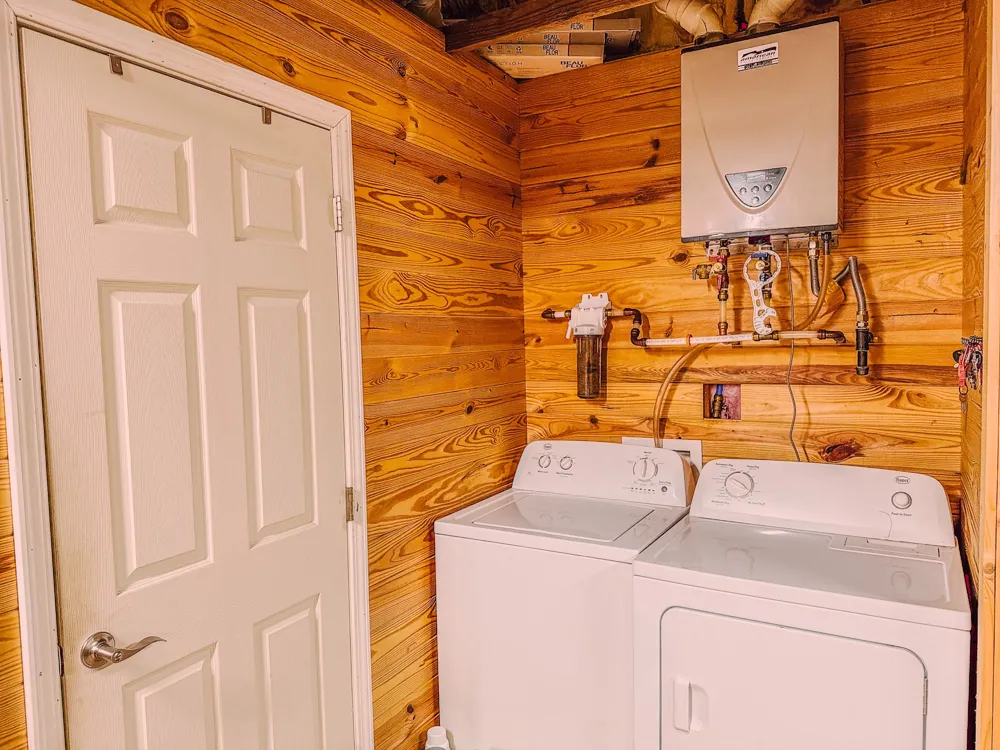 2195 Whiteoak Rd E Clifton, TN 38425