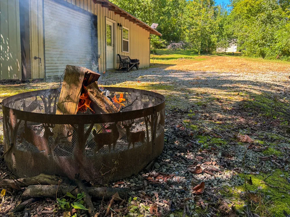 2195 Whiteoak Rd E Clifton, TN 38425