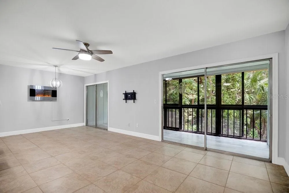 150 WAX MYRTLE WOODS COURT #9B Deltona, FL 32725