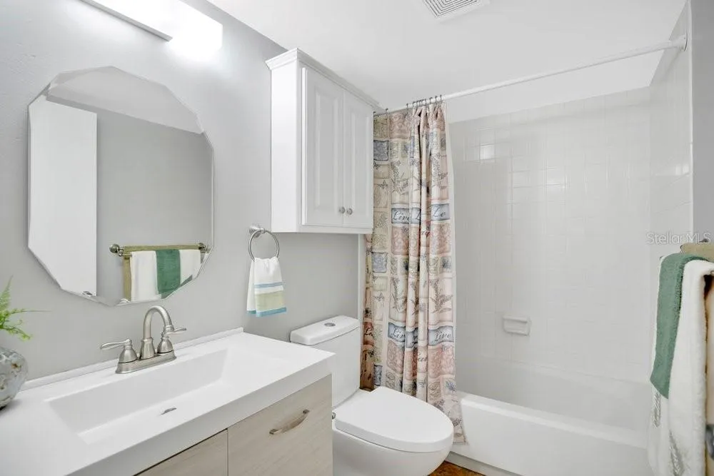 150 WAX MYRTLE WOODS COURT #9B Deltona, FL 32725
