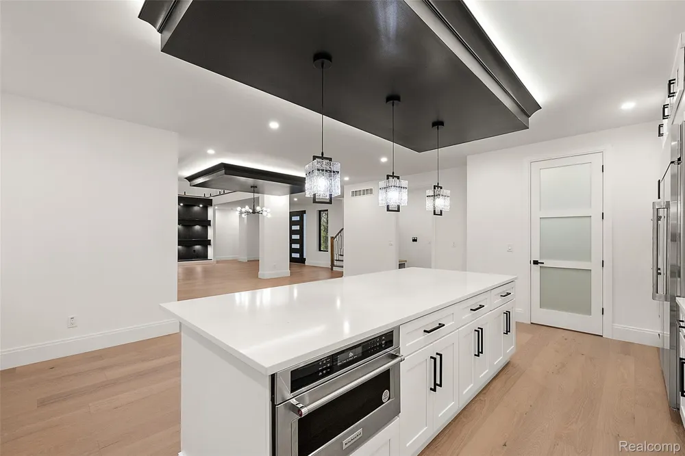 6675 College Park Drive Springfield Charter Township, MI 48346