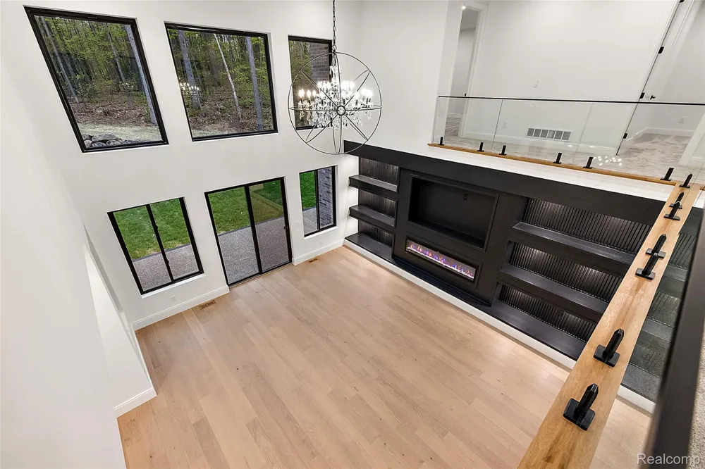 6675 College Park Drive Springfield Charter Township, MI 48346