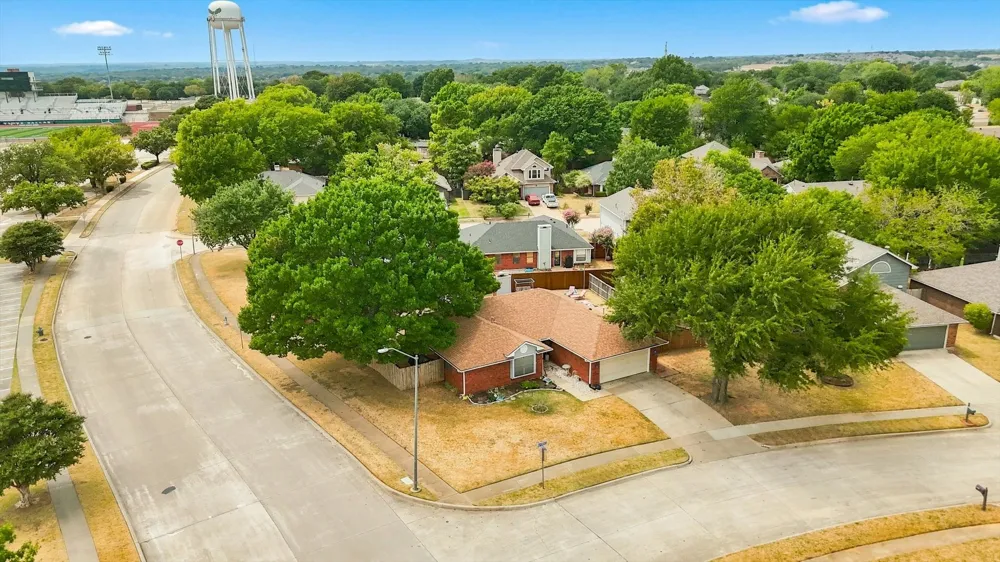 2714 Skyview Drive Corinth, TX 76210