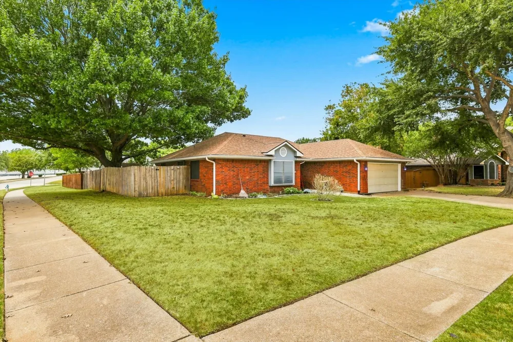 2714 Skyview Drive Corinth, TX 76210