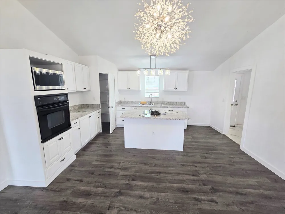 1413 Lynock Lane Azle, TX 76020