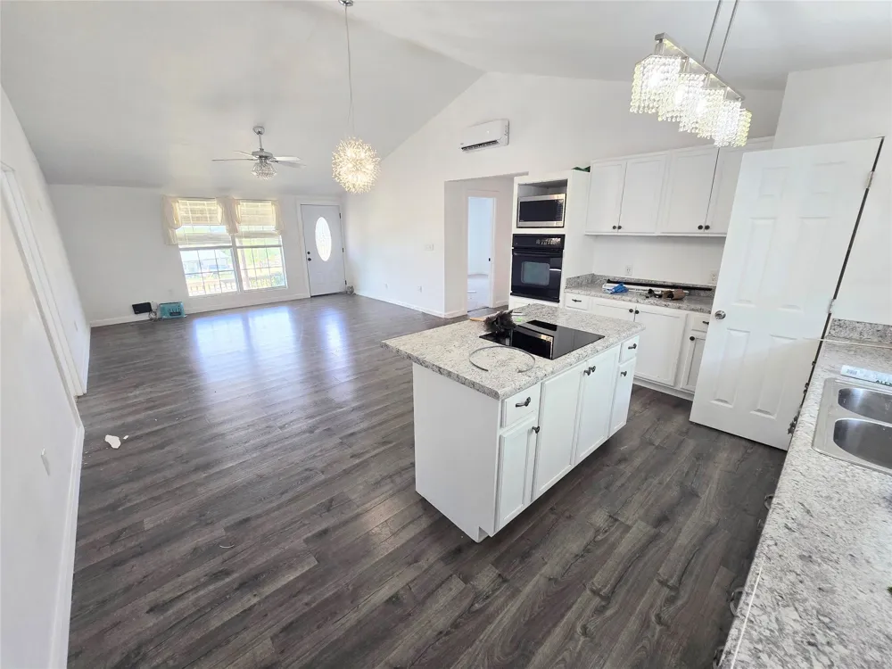 1413 Lynock Lane Azle, TX 76020