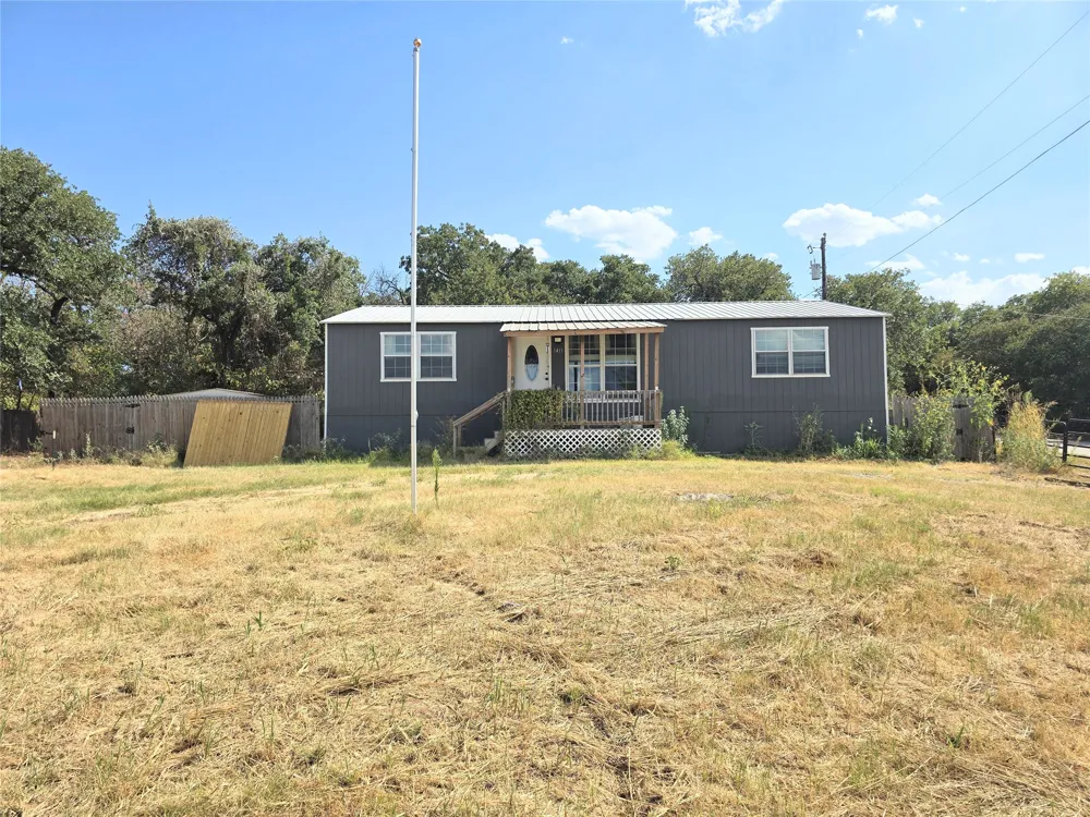1413 Lynock Lane Azle, TX 76020
