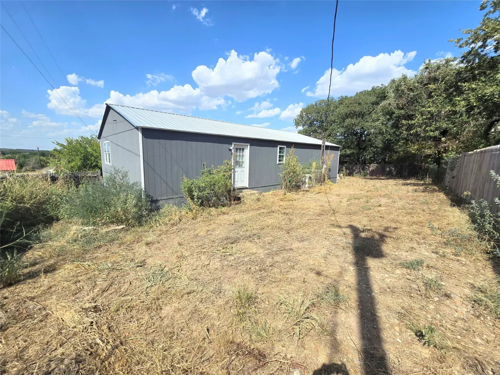 1413 Lynock Lane Azle, TX 76020