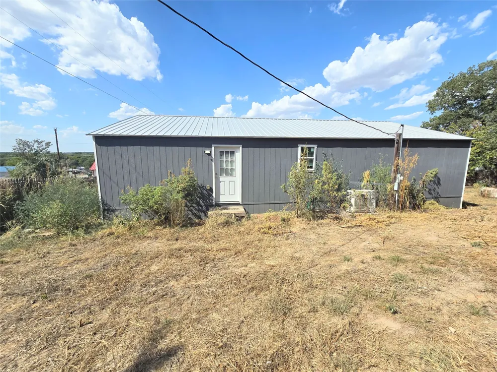 1413 Lynock Lane Azle, TX 76020
