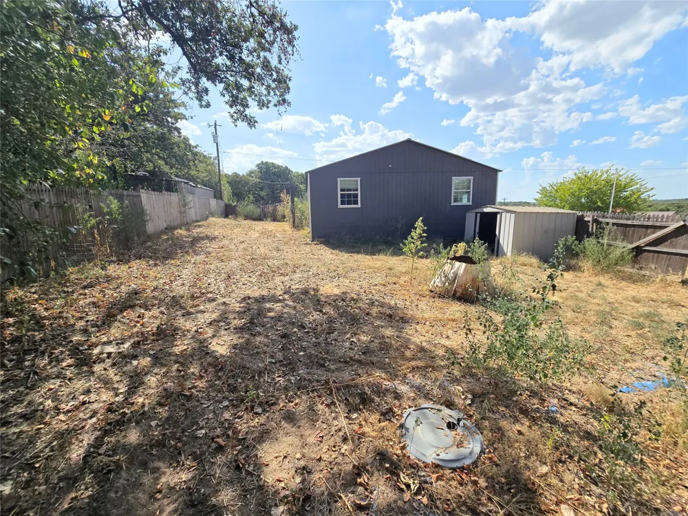 1413 Lynock Lane Azle, TX 76020
