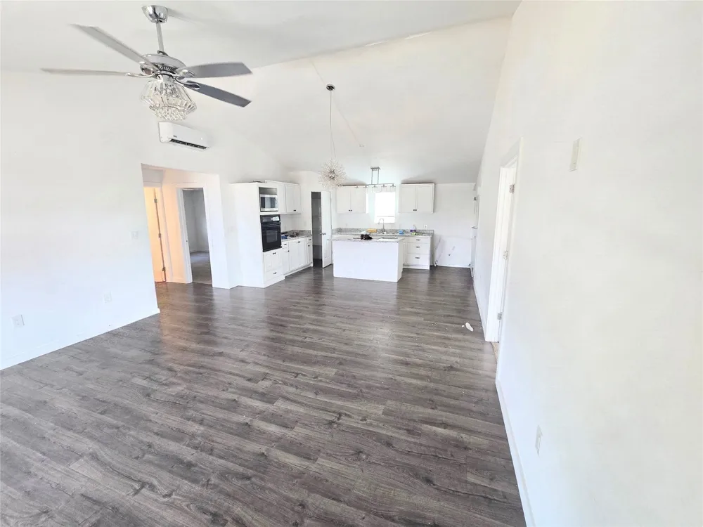 1413 Lynock Lane Azle, TX 76020