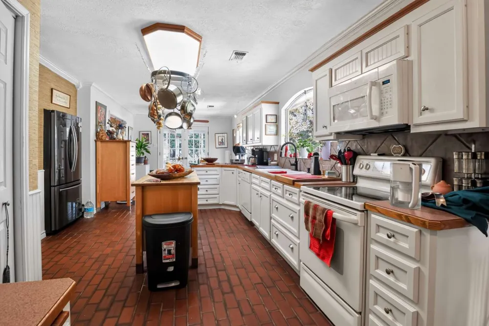 3507 Azalea Street Brenham, TX 77833