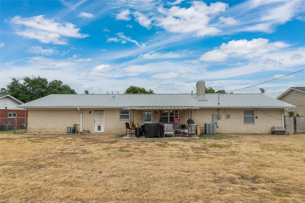 1607 Earl Street Goldthwaite, TX 76844