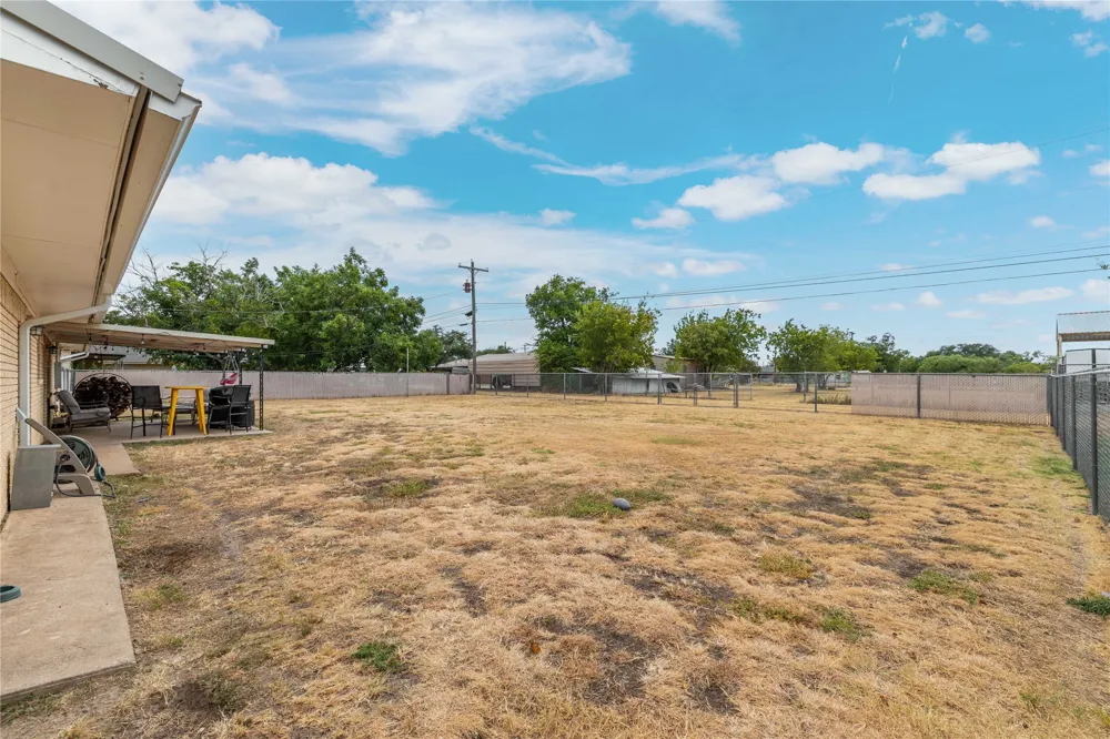 1607 Earl Street Goldthwaite, TX 76844