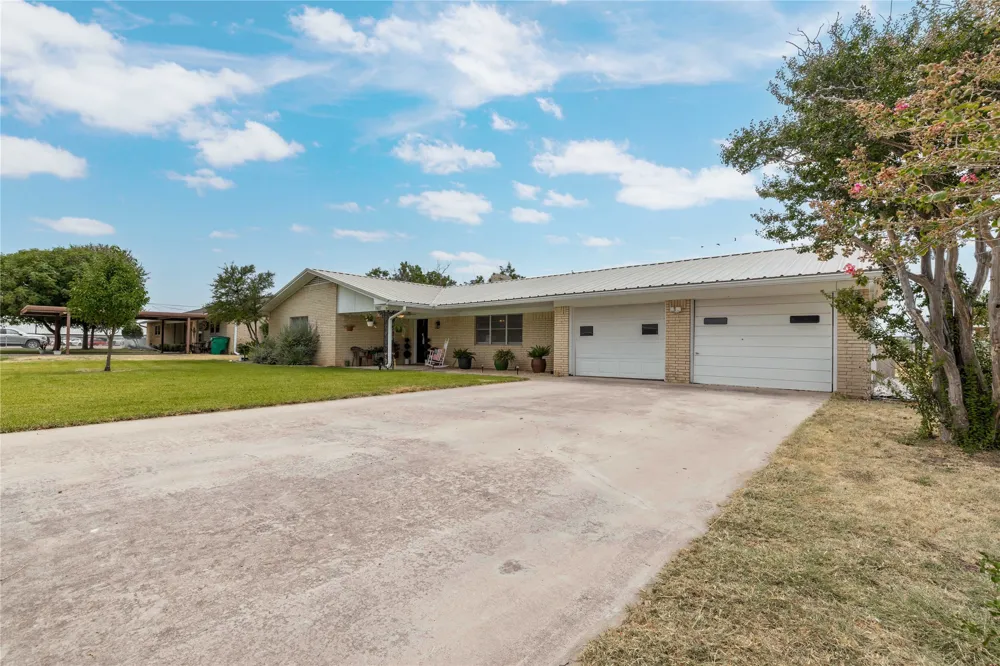 1607 Earl Street Goldthwaite, TX 76844