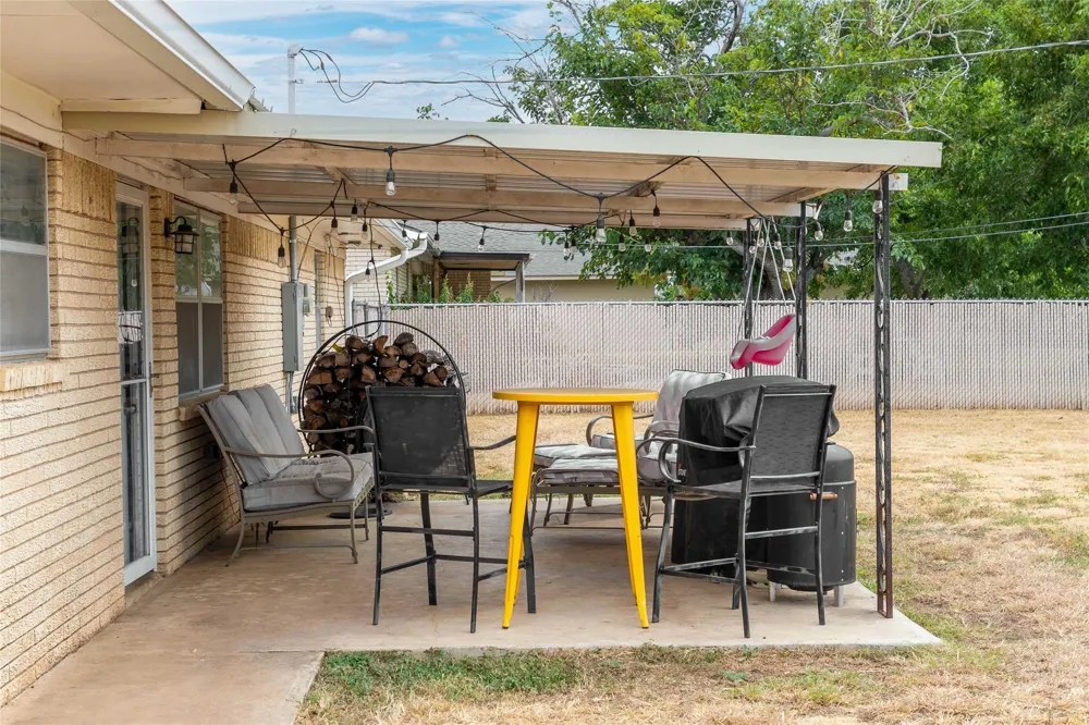 1607 Earl Street Goldthwaite, TX 76844