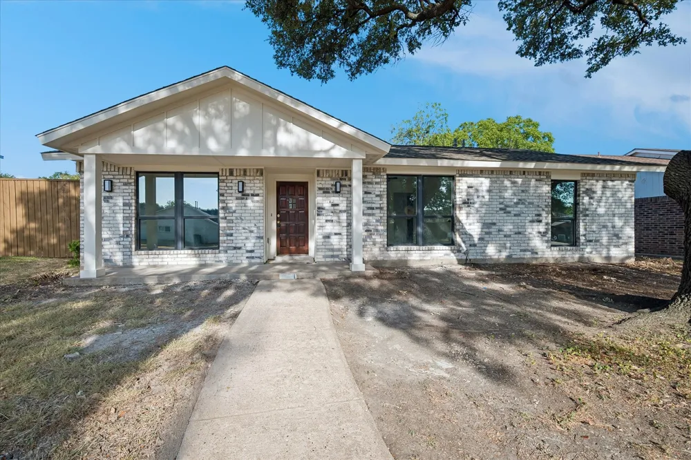 4801 Elm Ridge Lane Garland, TX 75044