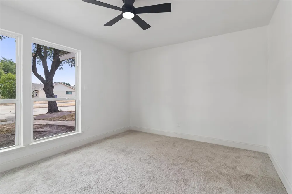 4801 Elm Ridge Lane Garland, TX 75044