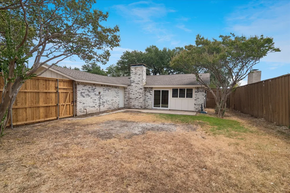 4801 Elm Ridge Lane Garland, TX 75044