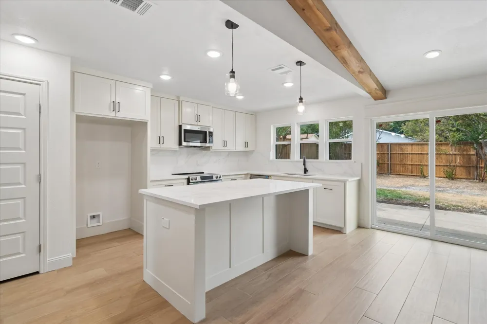 4801 Elm Ridge Lane Garland, TX 75044