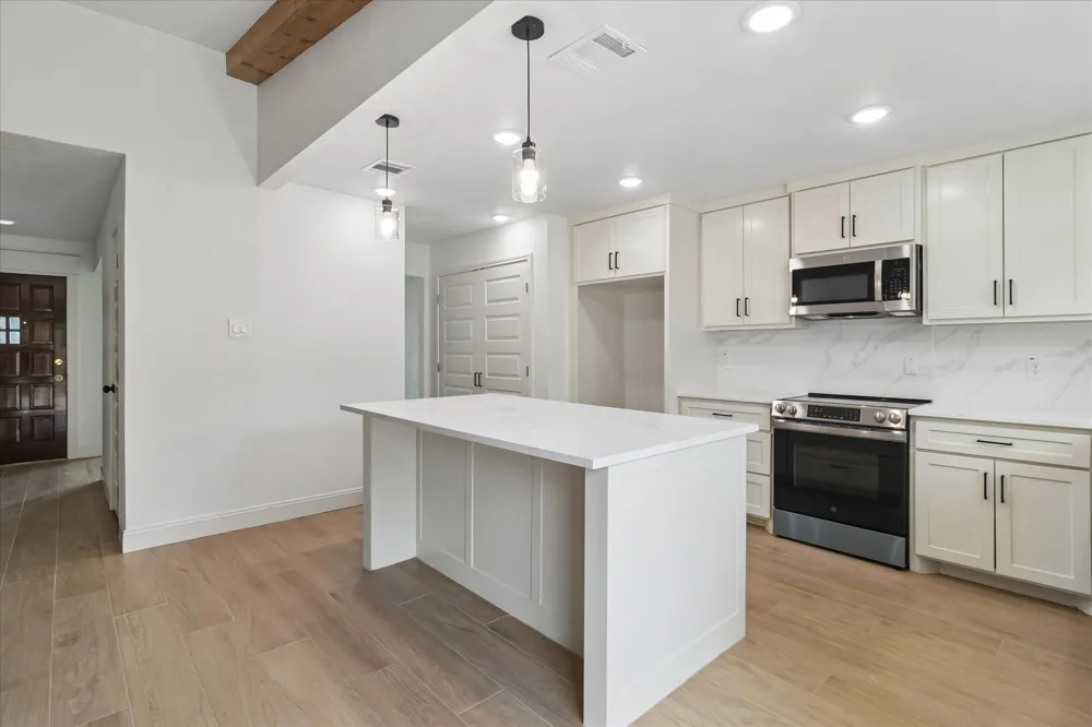4801 Elm Ridge Lane Garland, TX 75044