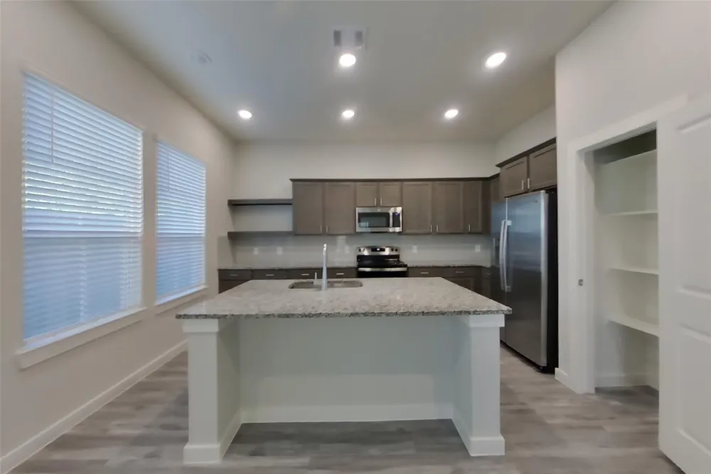 9835 Willow Creek Commerce Drive #301 Tomball, TX 77375