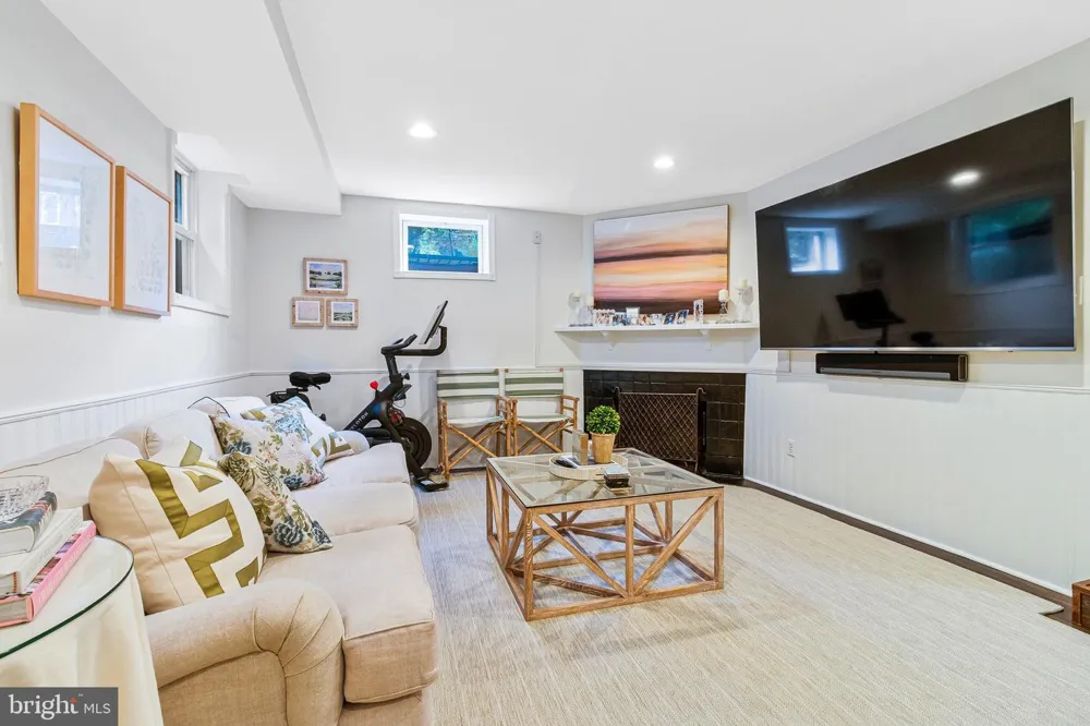 4607 KENMORE DRIVE NW Washington, DC 20007