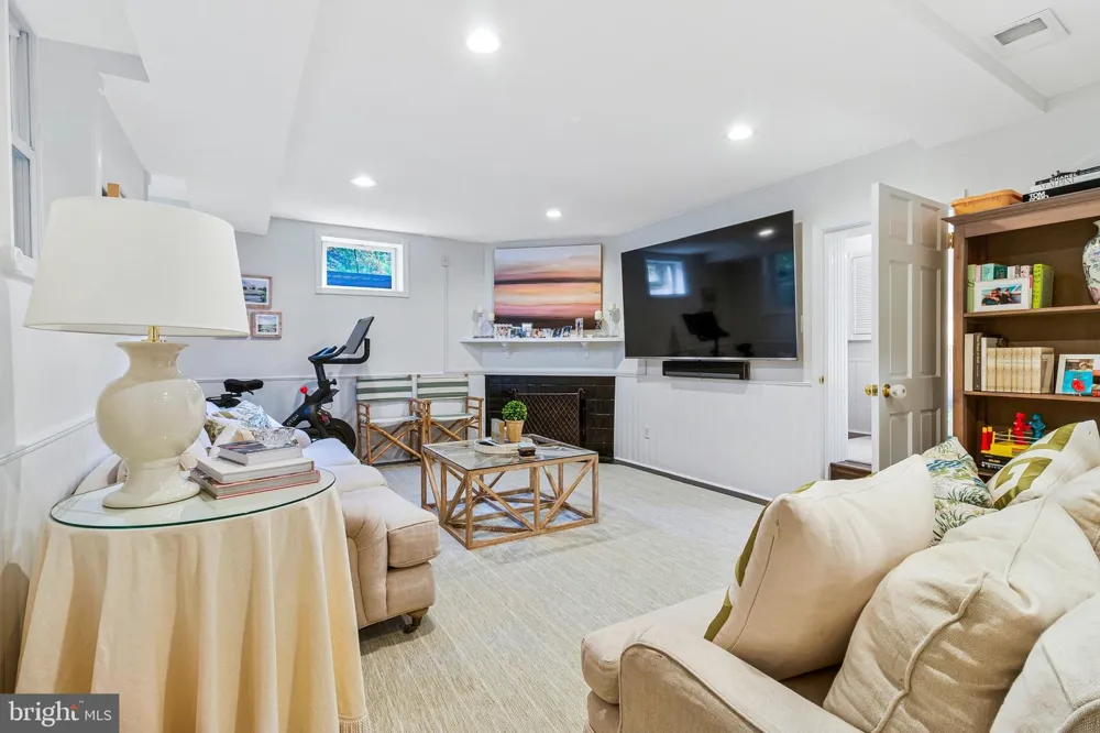 4607 KENMORE DRIVE NW Washington, DC 20007