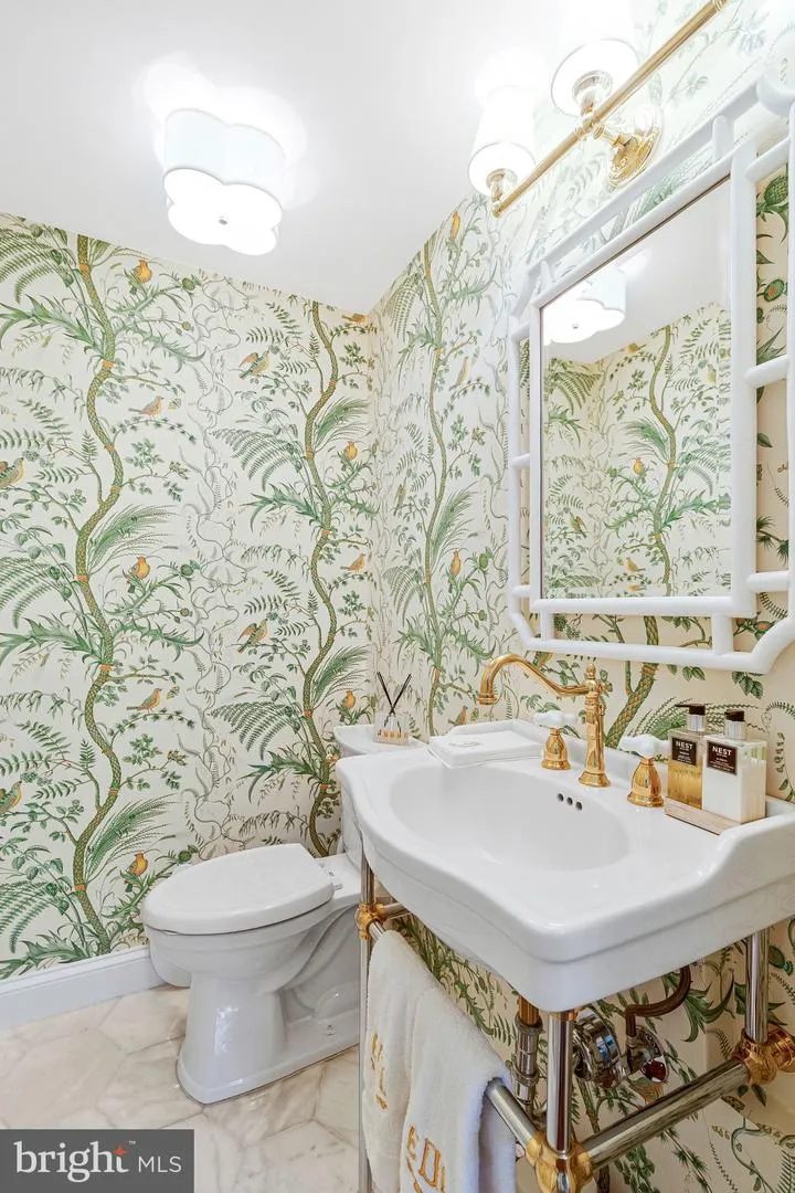 4607 KENMORE DRIVE NW Washington, DC 20007