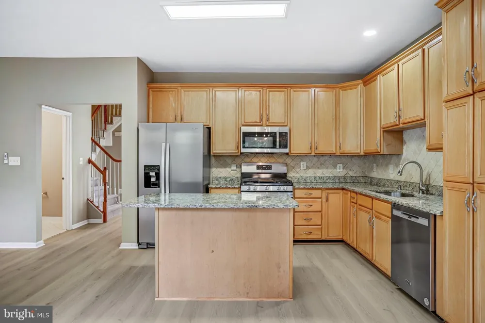 21365 HANSBERRY TERRACE Ashburn, VA 20147