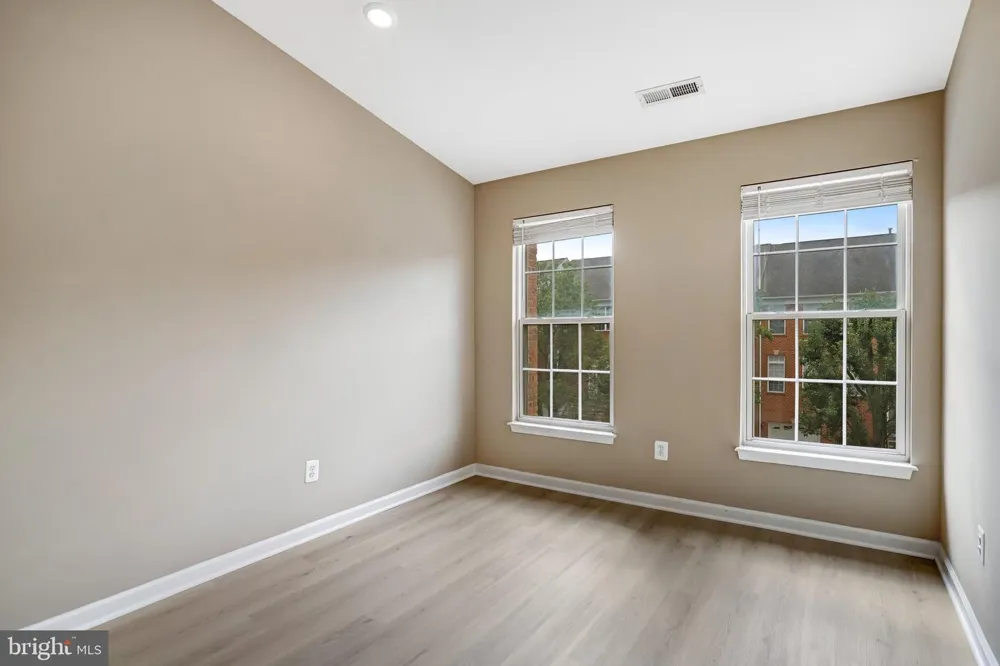 21365 HANSBERRY TERRACE Ashburn, VA 20147