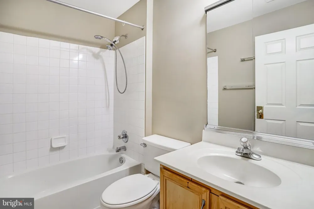 21365 HANSBERRY TERRACE Ashburn, VA 20147