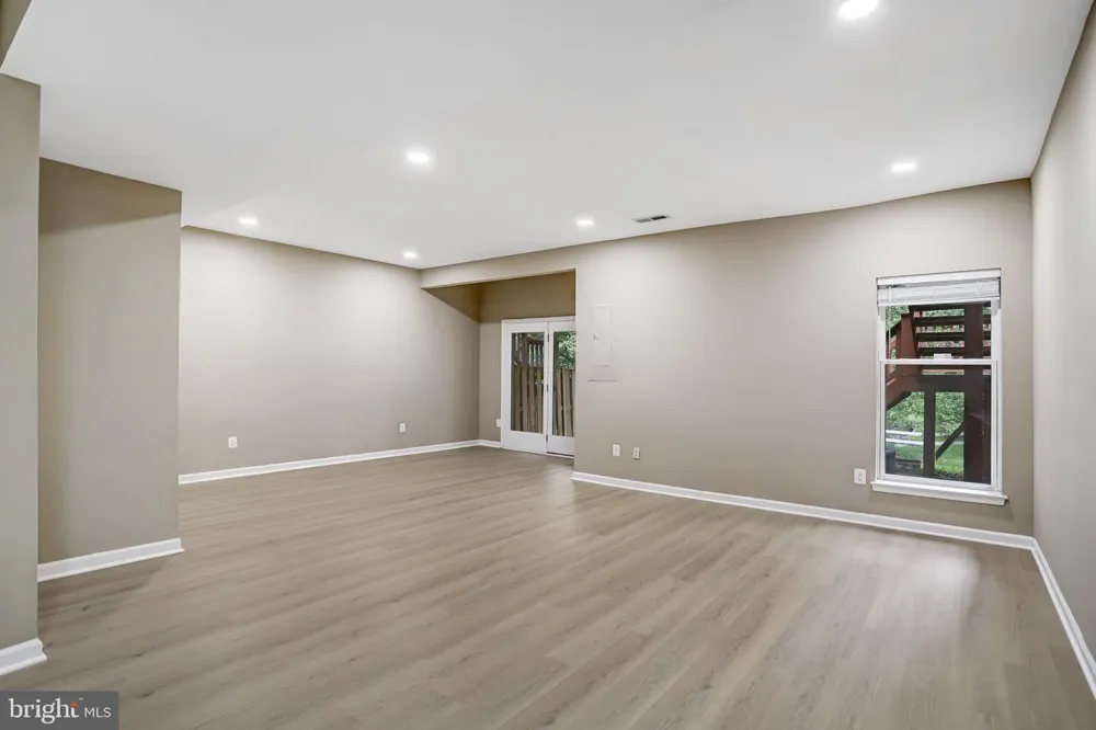 21365 HANSBERRY TERRACE Ashburn, VA 20147