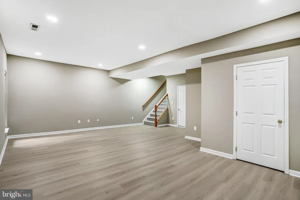 21365 HANSBERRY TERRACE Ashburn, VA 20147